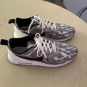 Men’s Nike Air Max Tavas size 10.5